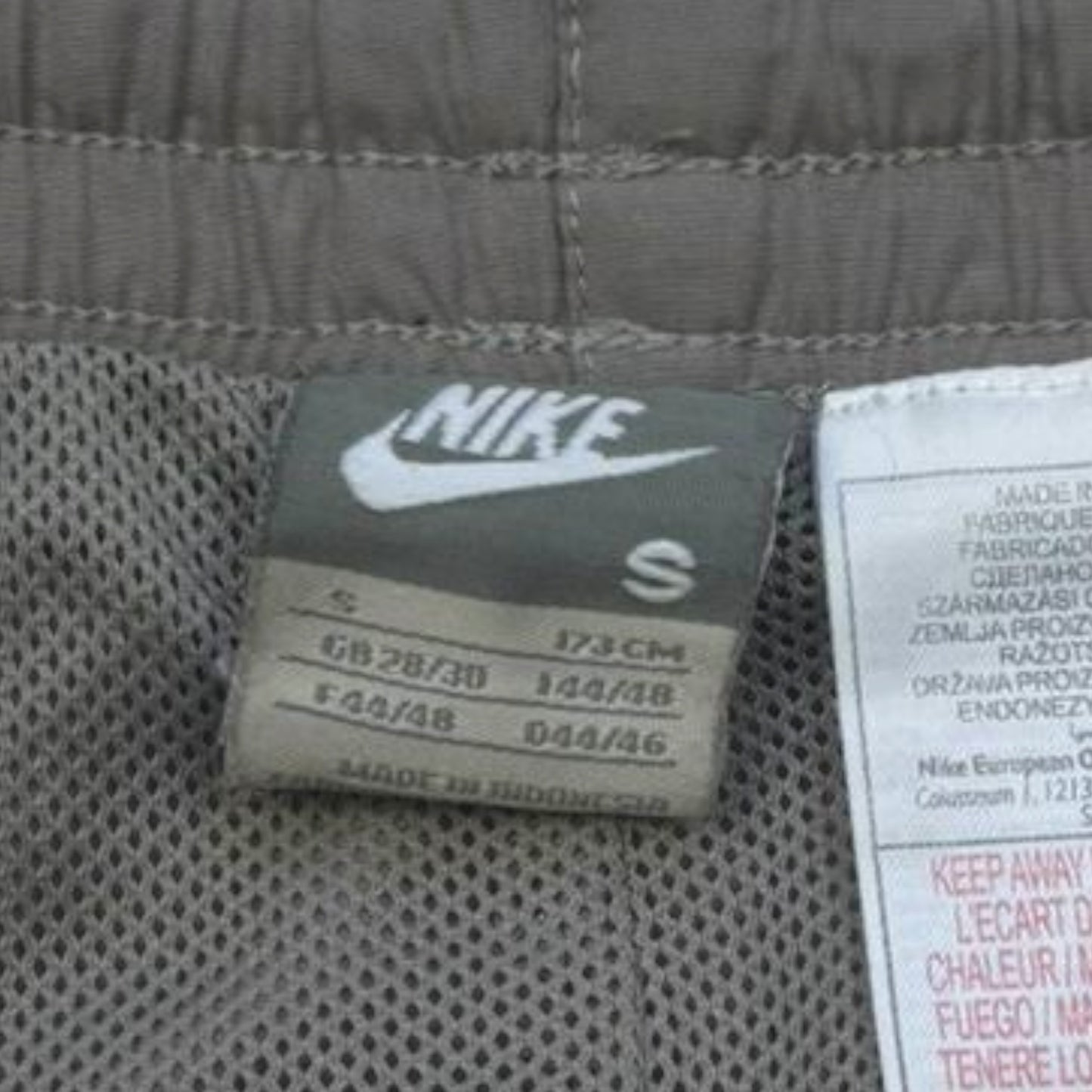 Nike Vintage Shorts (S)