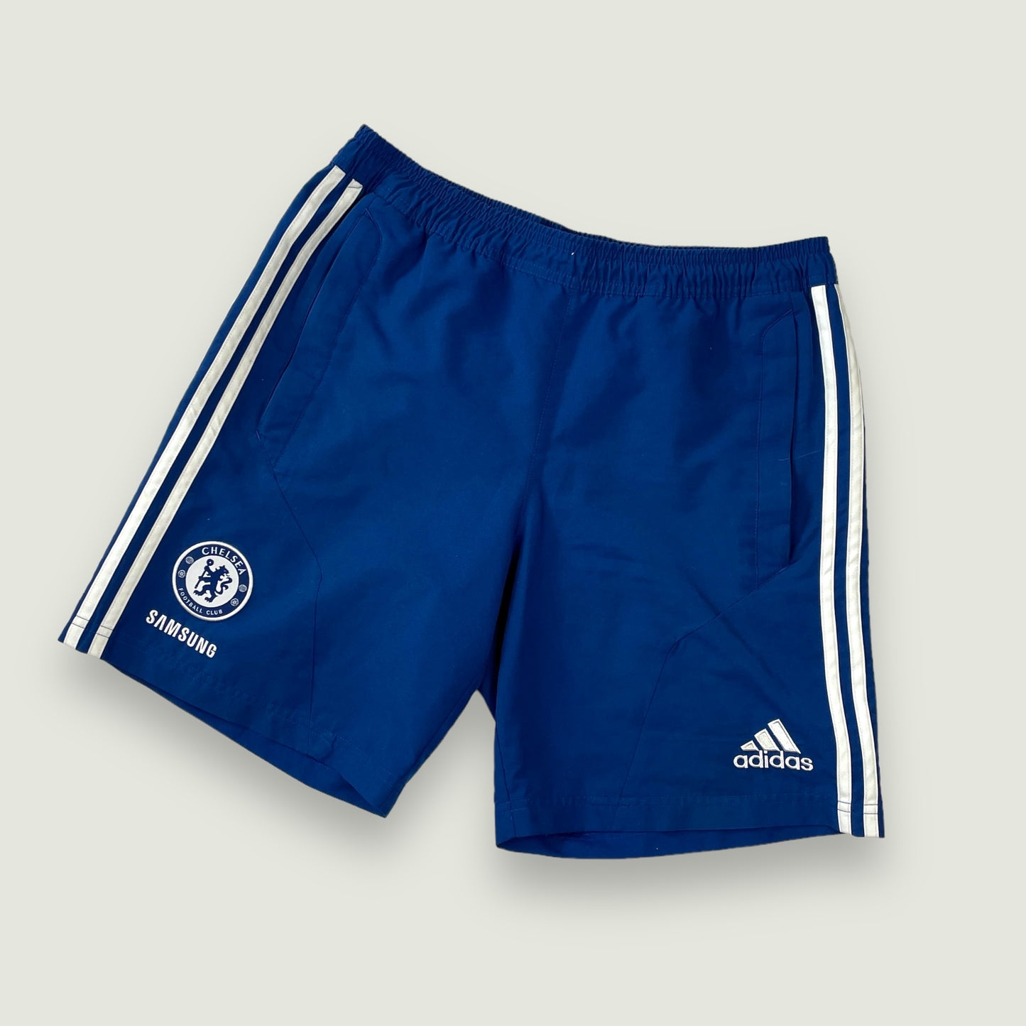 Adidas Vintage Chelsea Shorts (M)